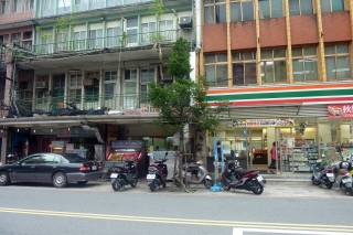 福進快炒店内