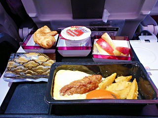 カタール航空機内食