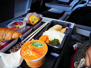 カタール航空QR812便 機内食