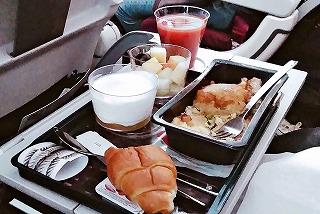 カタール航空機内食