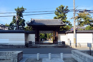 西大寺の東門