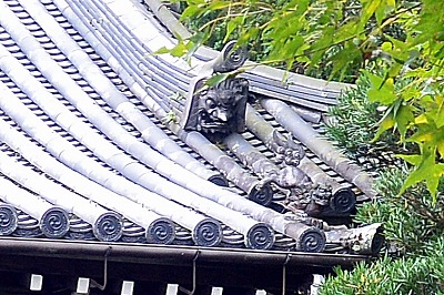 新善光寺　本堂鬼瓦