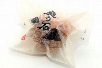 笹屋昌園の庭の石