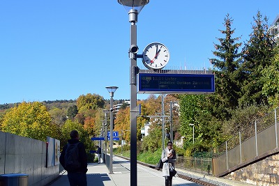 ノイハウゼン・ラインファル駅