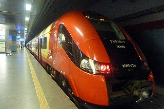 ショパン空港の電車Ｓ２