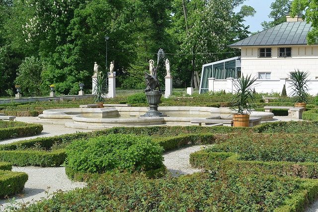ヴィラヌフ宮殿の庭園