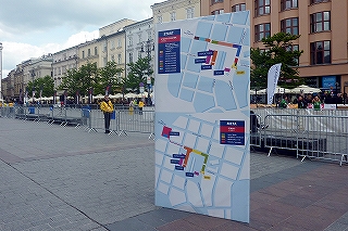 クラクフ 中央市場広場と織物会館