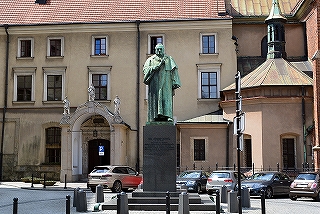ヨハネ・パウロ2世像